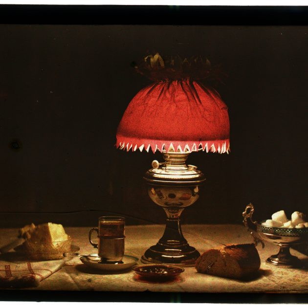 The exhibition “Moment. Colour. Mirror. Autochrome Collection”